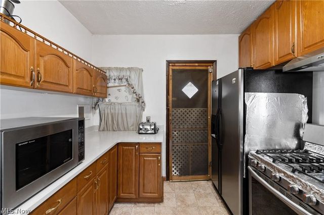 1544 Wyandotte Avenue, Lakewood, OH 44107