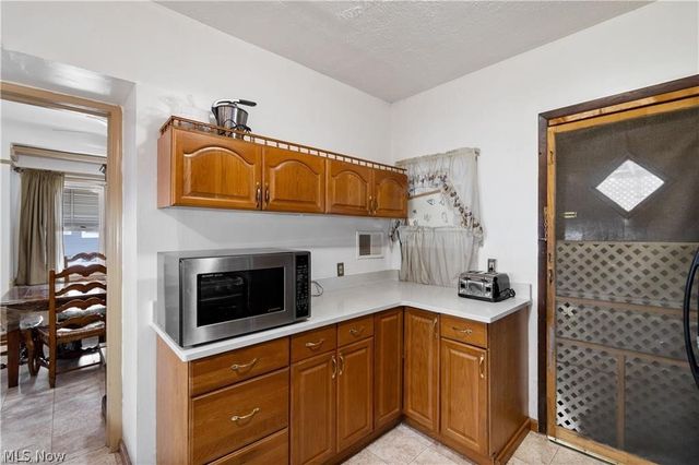 1544 Wyandotte Avenue, Lakewood, OH 44107