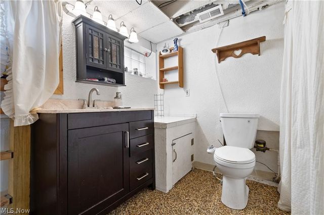 1544 Wyandotte Avenue, Lakewood, OH 44107