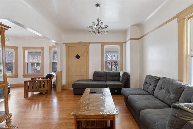 1544 Wyandotte Avenue, Lakewood, OH 44107