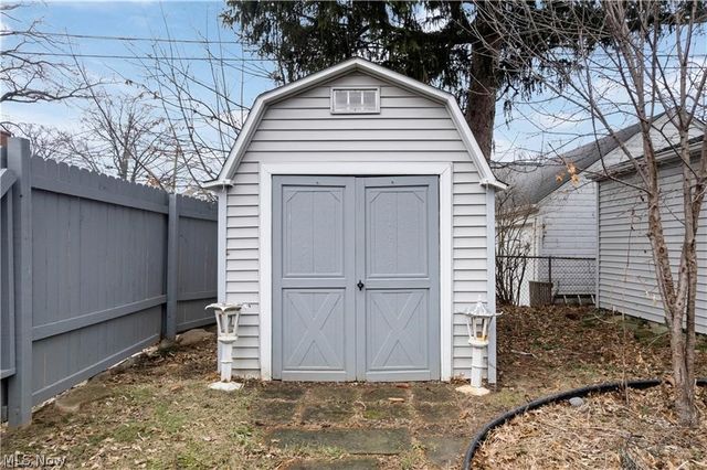 1544 Wyandotte Avenue, Lakewood, OH 44107