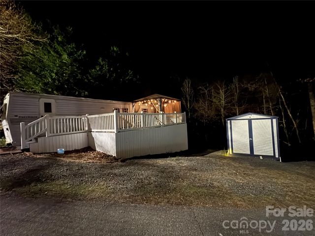 200 Badin View Road, New London, NC 28127