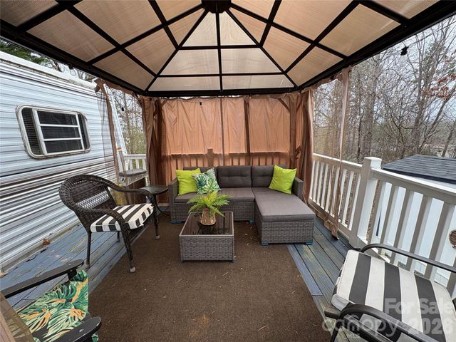 200 Badin View Road, New London, NC 28127