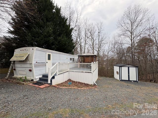 200 Badin View Road, New London, NC 28127