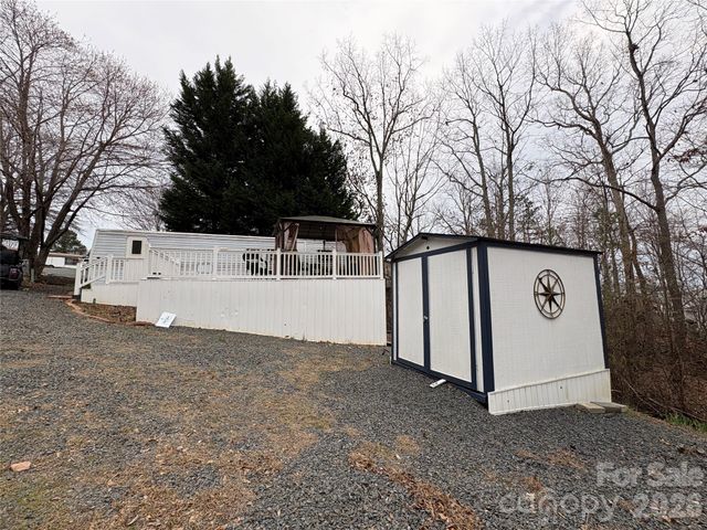 200 Badin View Road, New London, NC 28127