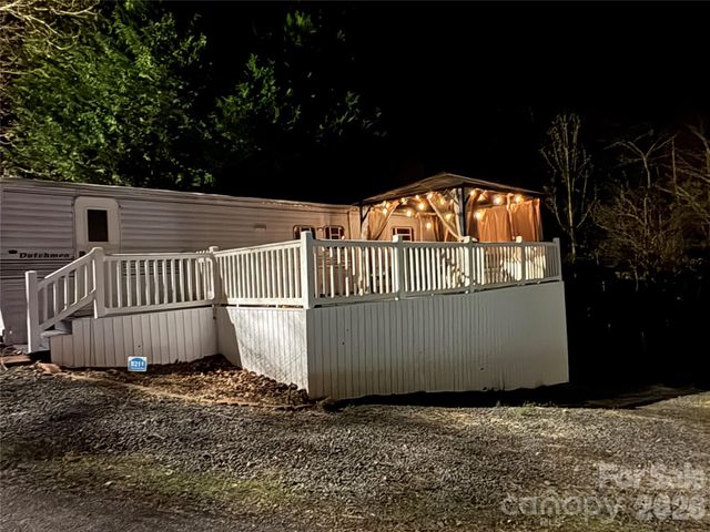 200 Badin View Road, New London, NC 28127