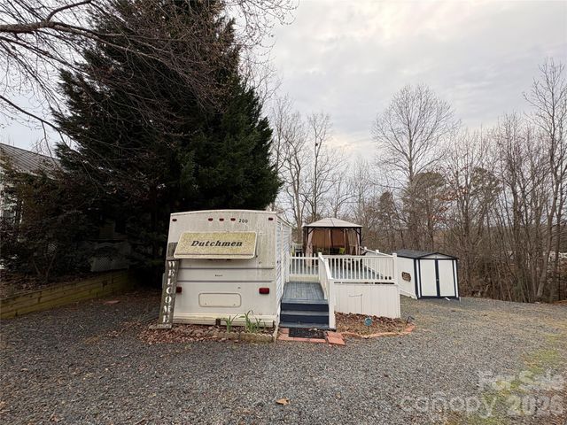 200 Badin View Road, New London, NC 28127