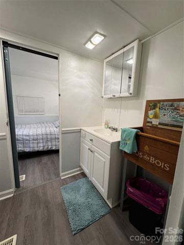 200 Badin View Road, New London, NC 28127