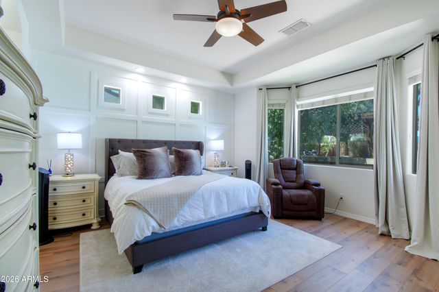 2880 E IRIS Drive, Chandler, AZ 85286