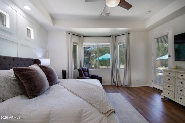 2880 E IRIS Drive, Chandler, AZ 85286