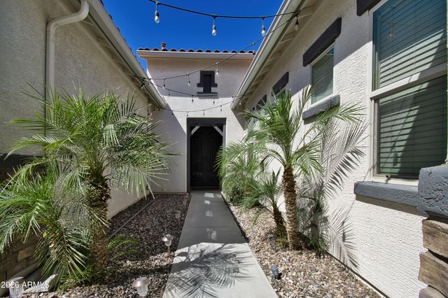 2880 E IRIS Drive, Chandler, AZ 85286