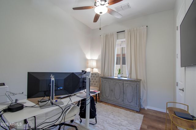 2880 E IRIS Drive, Chandler, AZ 85286