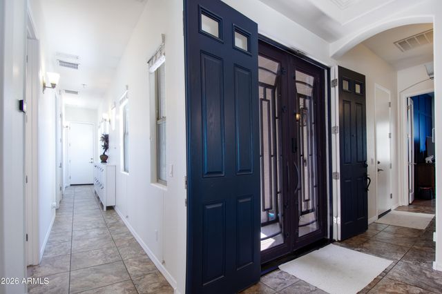 2880 E IRIS Drive, Chandler, AZ 85286