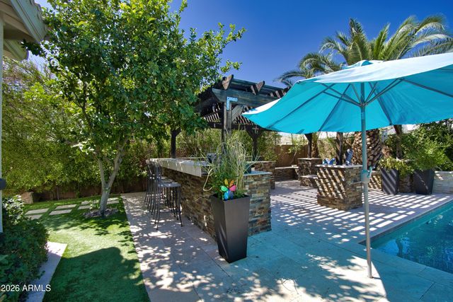 2880 E IRIS Drive, Chandler, AZ 85286