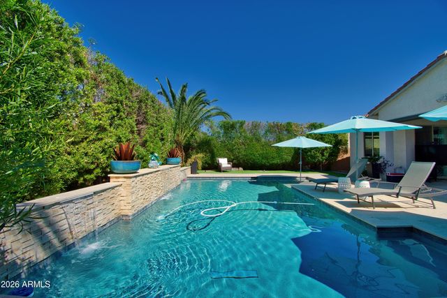 2880 E IRIS Drive, Chandler, AZ 85286