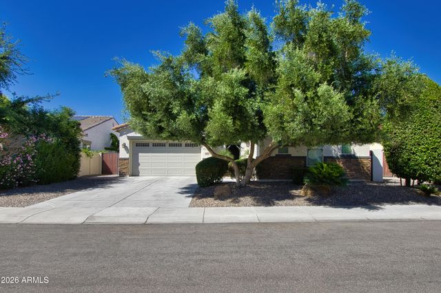 2880 E IRIS Drive, Chandler, AZ 85286