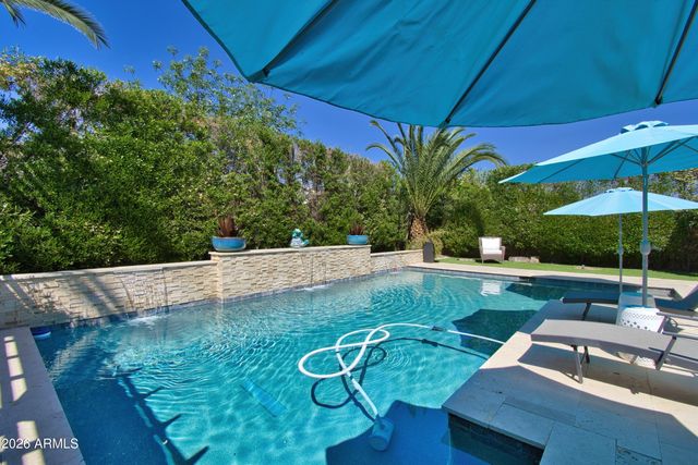 2880 E IRIS Drive, Chandler, AZ 85286