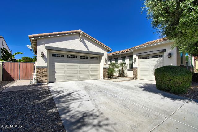 2880 E IRIS Drive, Chandler, AZ 85286