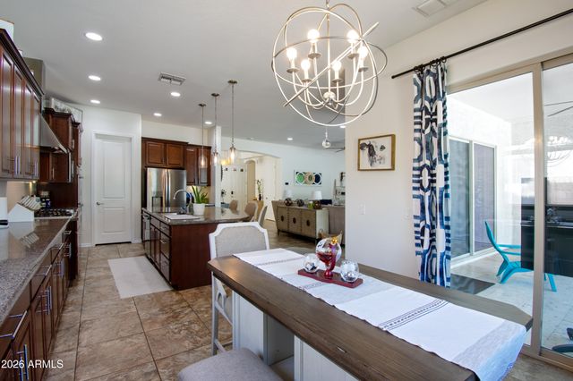 2880 E IRIS Drive, Chandler, AZ 85286