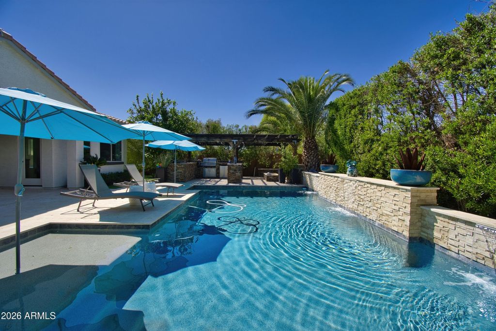 2880 E IRIS Drive, Chandler, AZ 85286