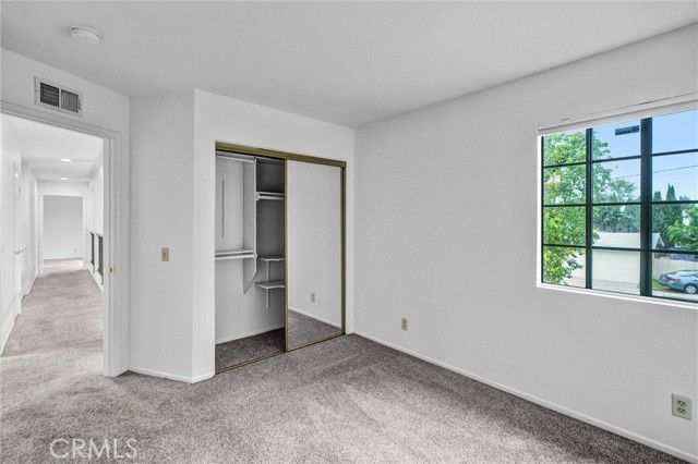 19620 Leadwell Street, Reseda (los Angeles), CA 91335