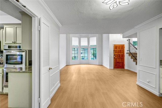 19620 Leadwell Street, Reseda (los Angeles), CA 91335