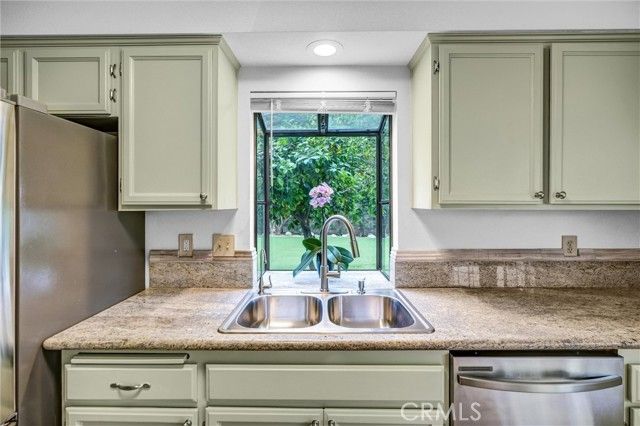 19620 Leadwell Street, Reseda (los Angeles), CA 91335