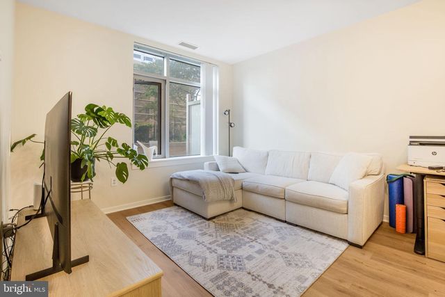 6506 AMERICA BLVD #213, Hyattsville, MD 20782