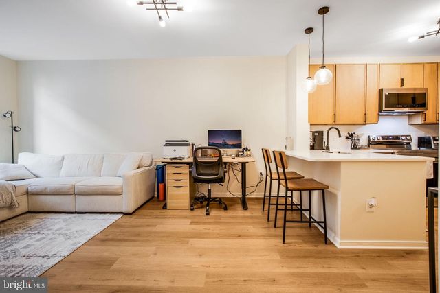 6506 AMERICA BLVD #213, Hyattsville, MD 20782