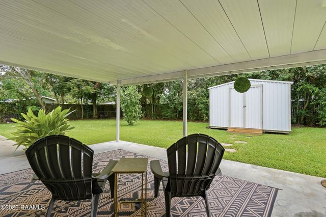 217 Meadow Lane, Lafayette, LA 70506