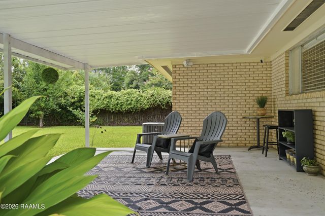 217 Meadow Lane, Lafayette, LA 70506