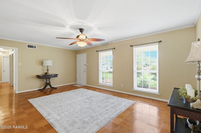 217 Meadow Lane, Lafayette, LA 70506