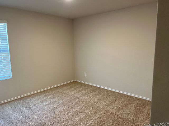 937 Armadillo Dr, Seguin, TX 78155
