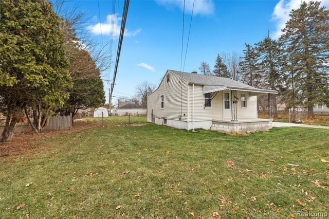 21118 Wellington Avenue, Warren, MI 48089