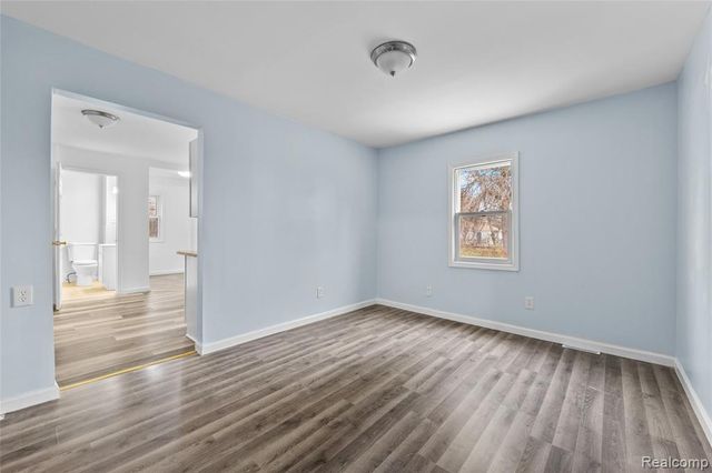 21118 Wellington Avenue, Warren, MI 48089