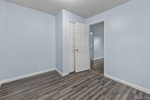 21118 Wellington Avenue, Warren, MI 48089