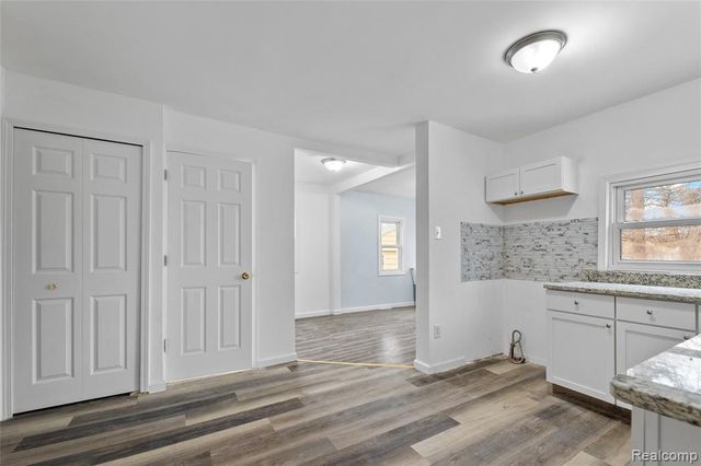 21118 Wellington Avenue, Warren, MI 48089