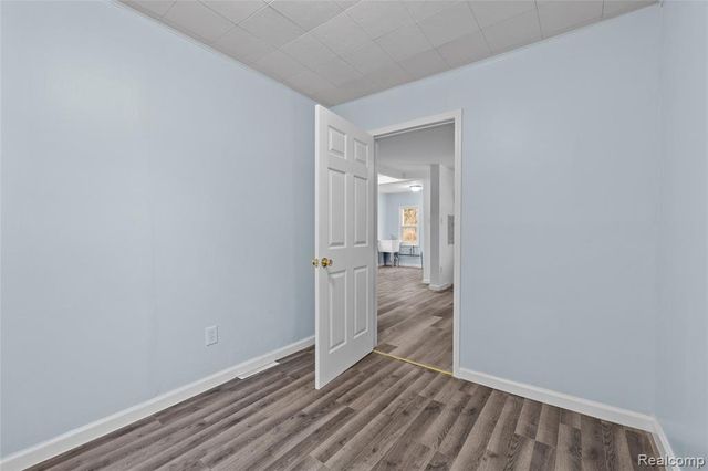 21118 Wellington Avenue, Warren, MI 48089