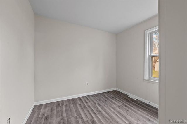 21118 Wellington Avenue, Warren, MI 48089