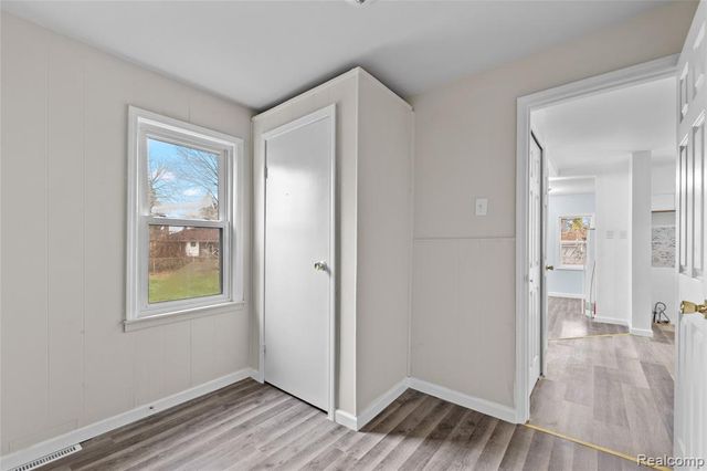 21118 Wellington Avenue, Warren, MI 48089