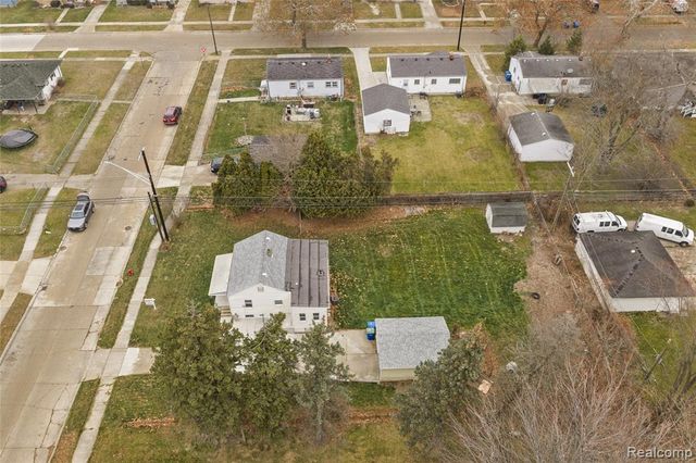 21118 Wellington Avenue, Warren, MI 48089