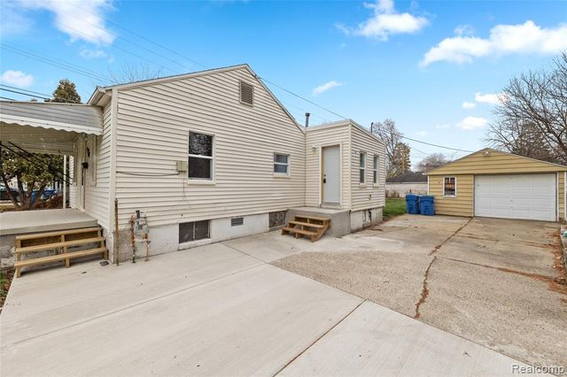 21118 Wellington Avenue, Warren, MI 48089