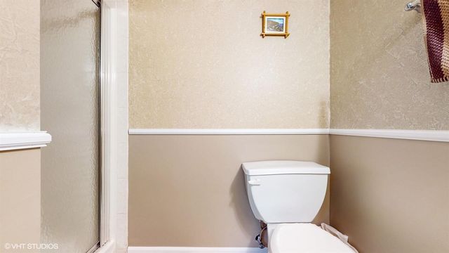 8844 Oakwood Avenue, Munster, IN 46321