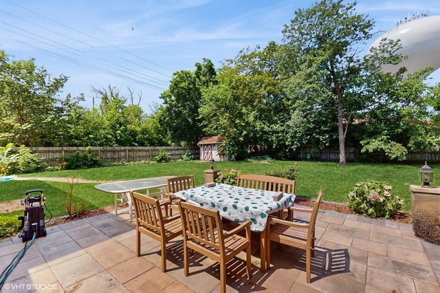 8844 Oakwood Avenue, Munster, IN 46321