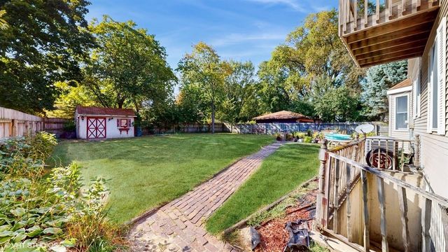 8844 Oakwood Avenue, Munster, IN 46321