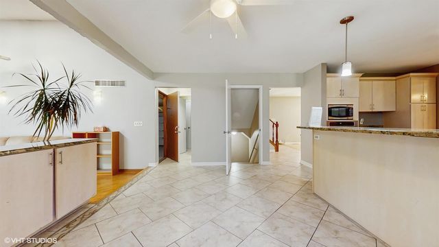 8844 Oakwood Avenue, Munster, IN 46321