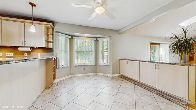 8844 Oakwood Avenue, Munster, IN 46321