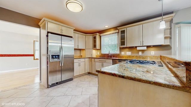 8844 Oakwood Avenue, Munster, IN 46321