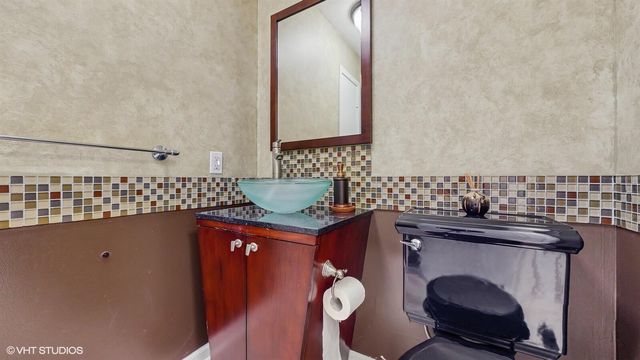 8844 Oakwood Avenue, Munster, IN 46321