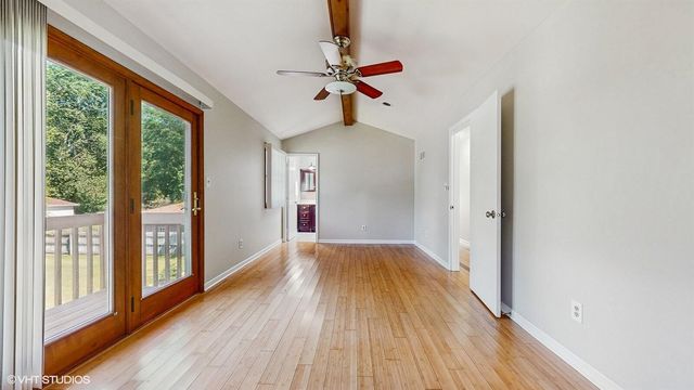 8844 Oakwood Avenue, Munster, IN 46321